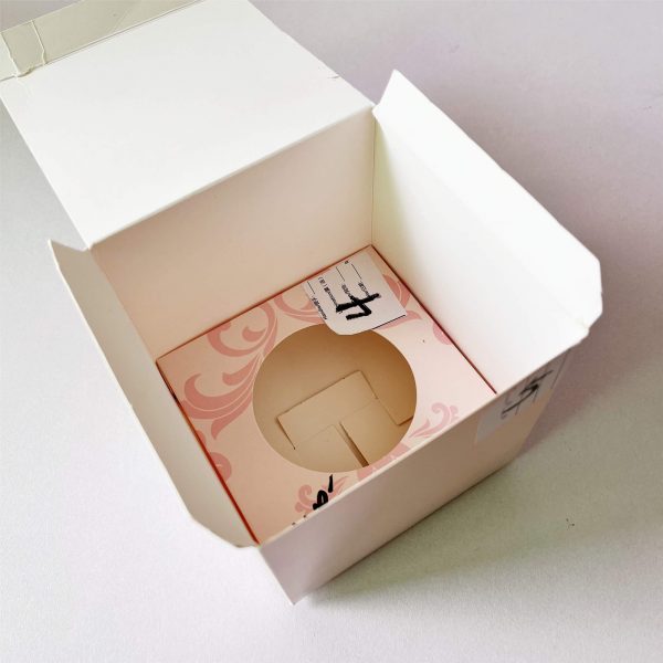 Papírová krabička na dort